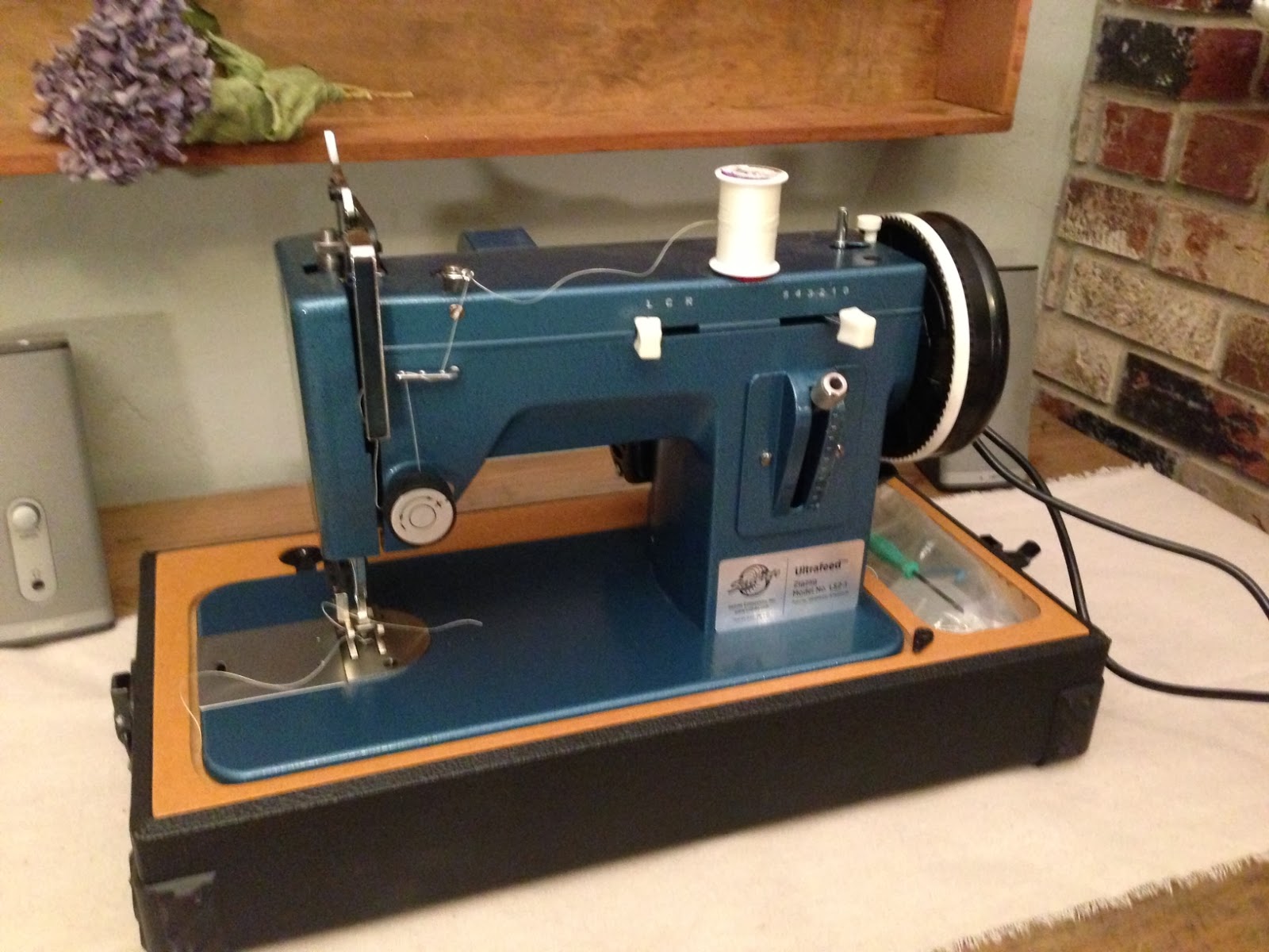 blue roof cabin Sailrite LSZ1 Upholstery Sewing Machine Review