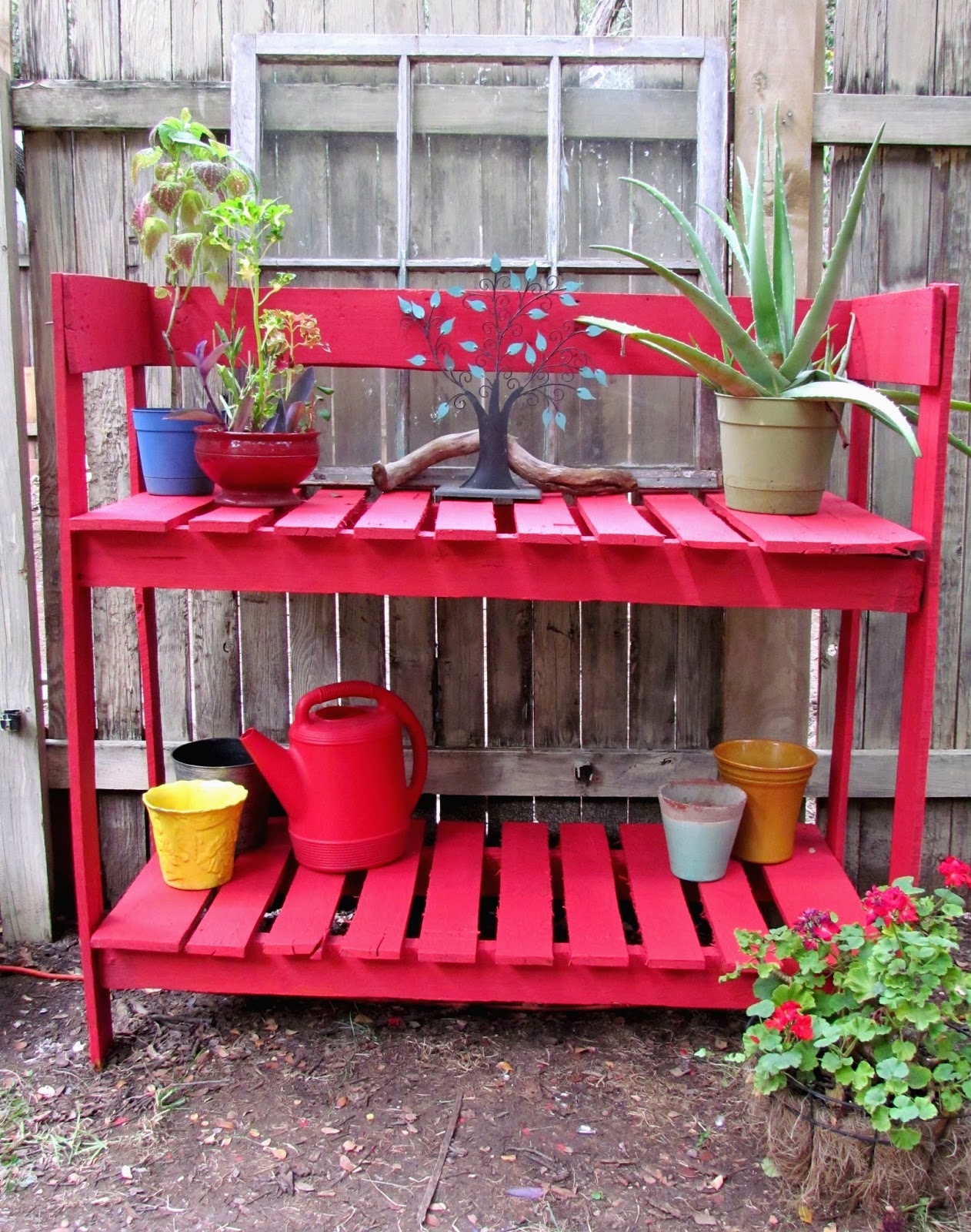 Gypsies Crafts & Treats Pallet Potting Bench