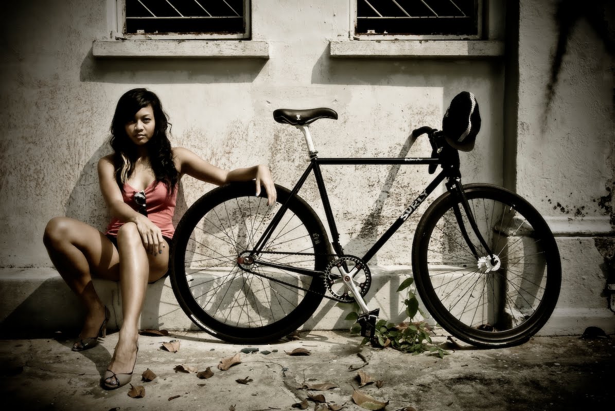 Bronx Fixed Gear GIRLS & BIKES