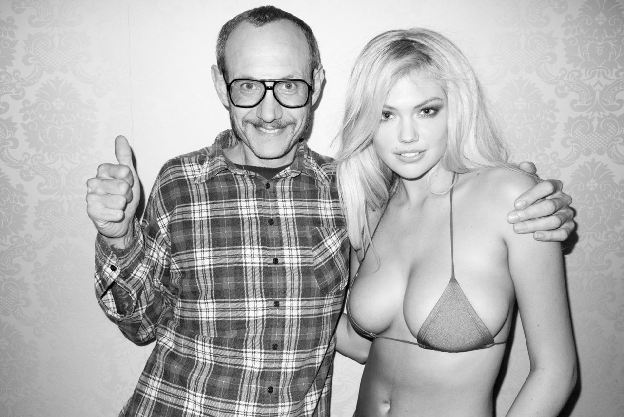 http://2.bp.blogspot.com/-HXaPMUIOBOQ/T6Ec95eCagI/AAAAAAAADhA/sLn6rdgKn9Q/s1600/Kate_Upton_2012_Lingerie_Photoshoot_by_Terry_Richardson_07.jpg