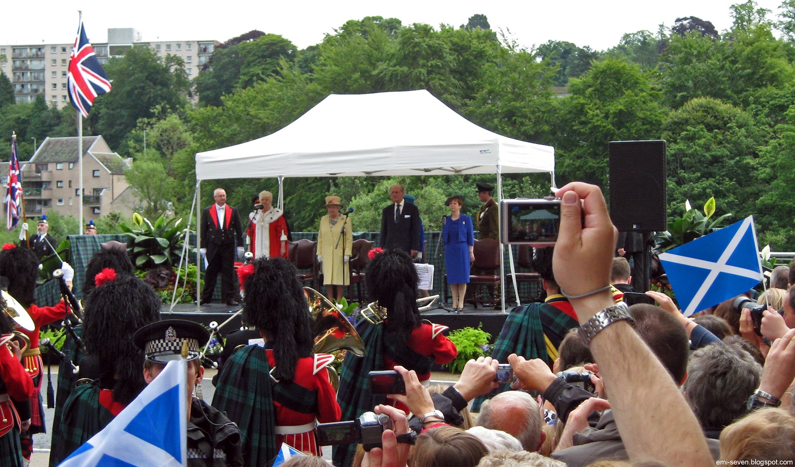 Emi Seven Photography & Notes Queen Elizabeth II visited the city of