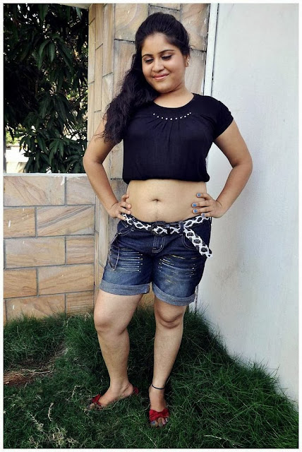 Actress Jyothsna Navel Show Photos