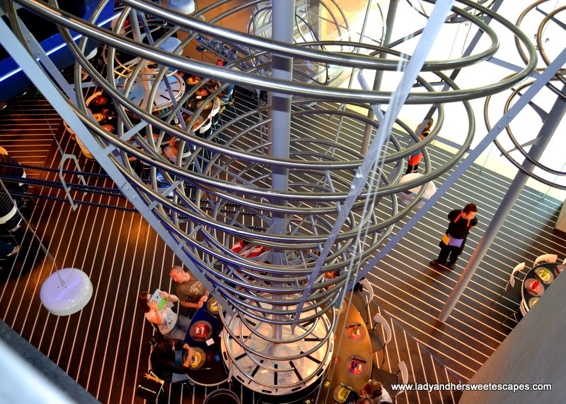 Rogo's The Roller Coaster Restaurant in Yas Mall Lady & her Sweet