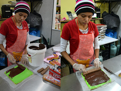 Kek Lapis Sarawak at One Food and Cake House in Pandan City, Johor Bahru Choc-Roll-Johor-Bahru