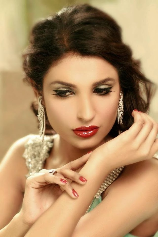 Pakistani Best Model Amna Ilyas Biography