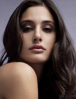 nargis fakhri model