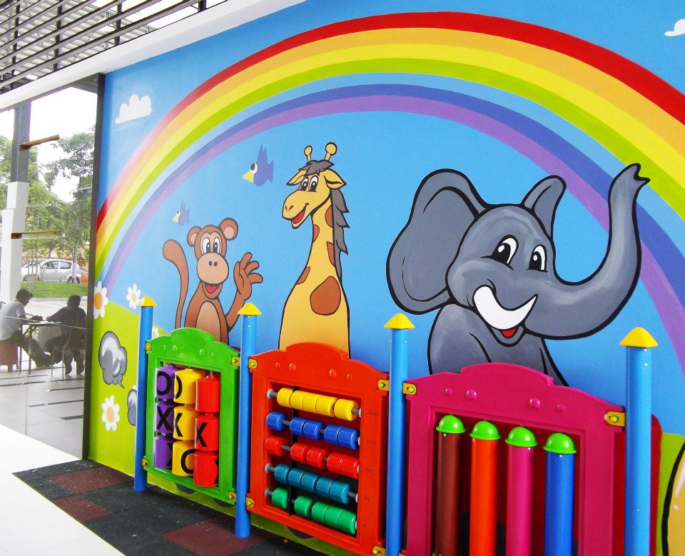 WARNA ARTS MURAL + PLAYGROUND