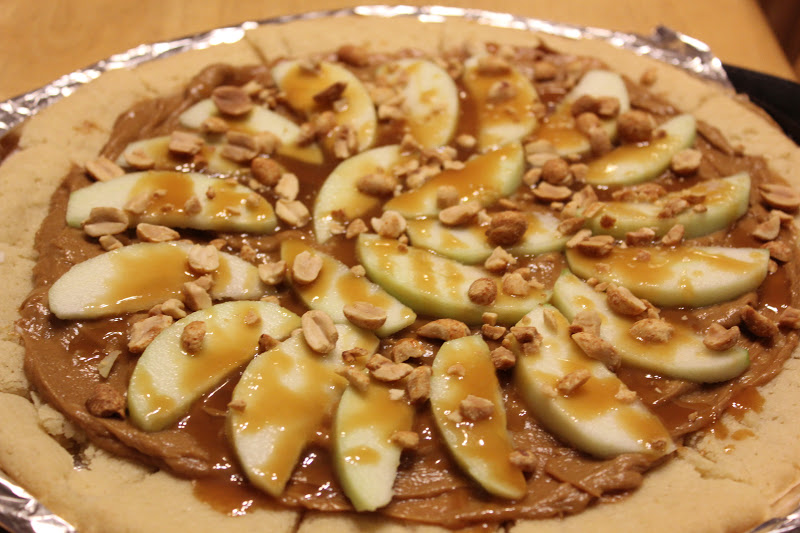 THE BUSY MOM CAFE Pampered Chef Taffy Apple Pizza