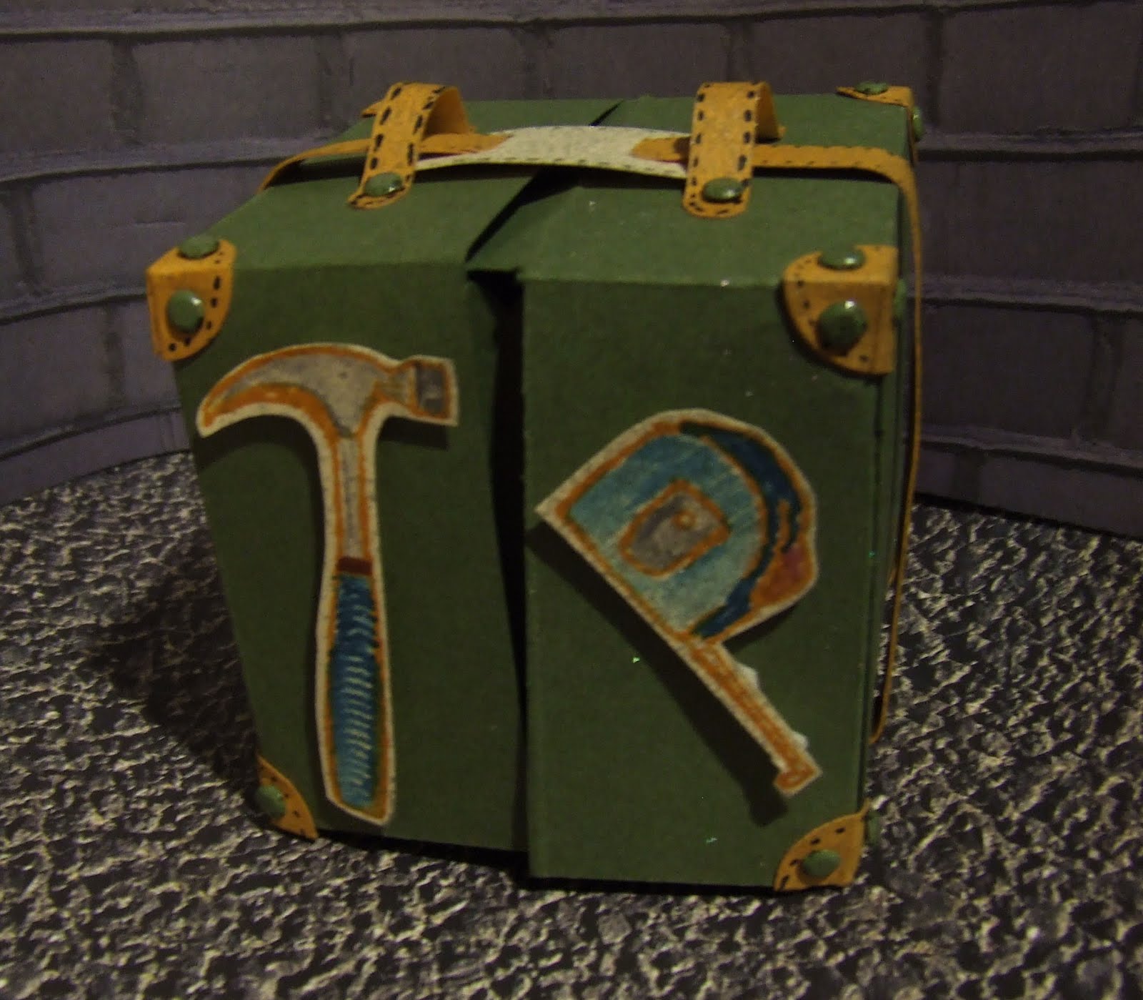 Flo'saScrapin Clam shell suitcase of tools