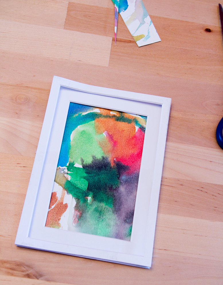 Diy Lady S Frame Your Child Art To Cut The Drawings Fit Into Frames My Niece Had Painted Me Some Pictures On Randomly Sized Paper Then Go Ahead And Use Mats Frame
