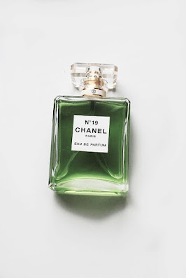 Coco chanel perfume. What is Coco Chanel's famous perfume? What is in fashion?