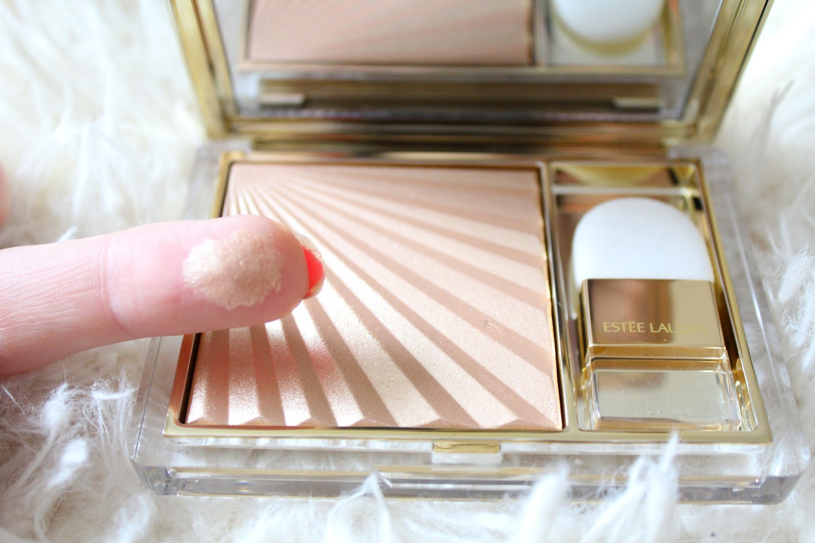 Estee Lauder Bronze Goddess Illuminating Powder Gelee in Heatwave