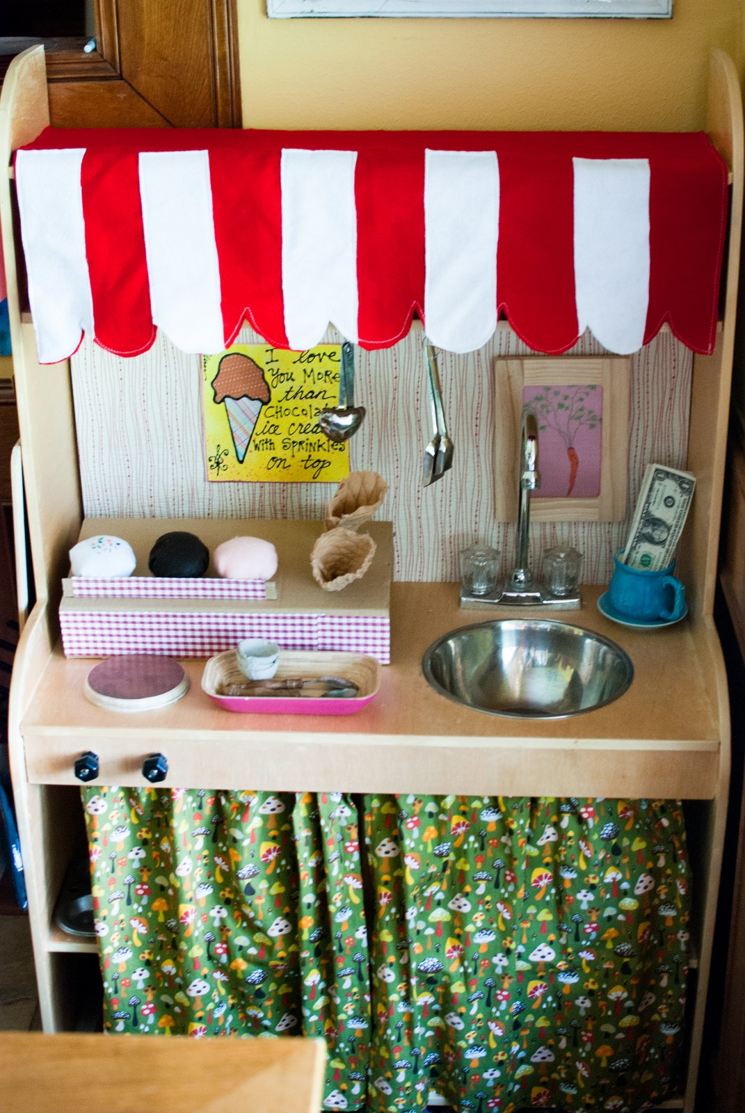 Teach Your Children Well Ice Cream Shop Pretend Play