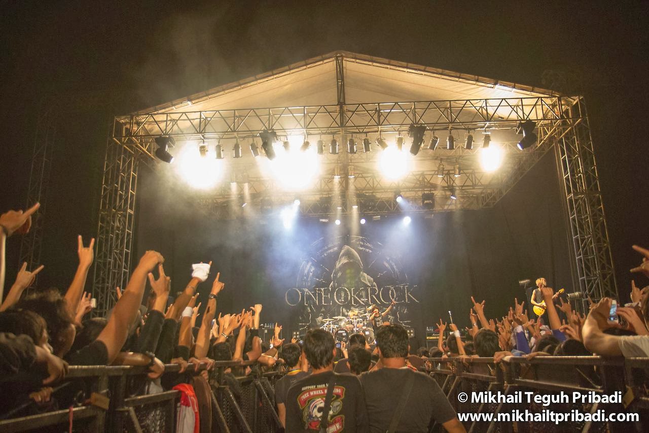 Dhitya_Ogawaa_ One ok rock live in Jakarta 2013