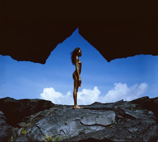 stephen wilkes fotografia mulher negra nua na praia preta