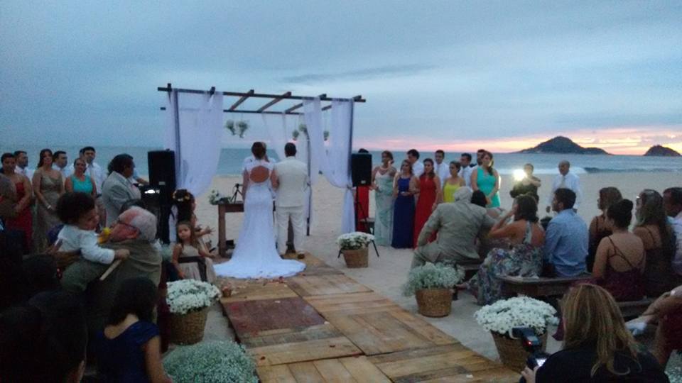 Casamento na praia da Reserva ,Pontal.