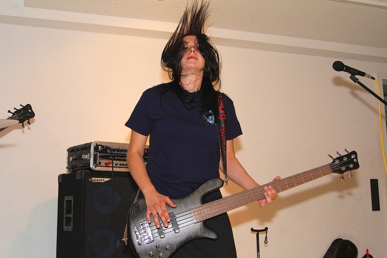 Jetzt wird’s LAUT (und lustig) – Lena als gnadenlose Musikerin 2 Bernau LIVE - Dein Stadtmagazin für Bernau bei Berlin