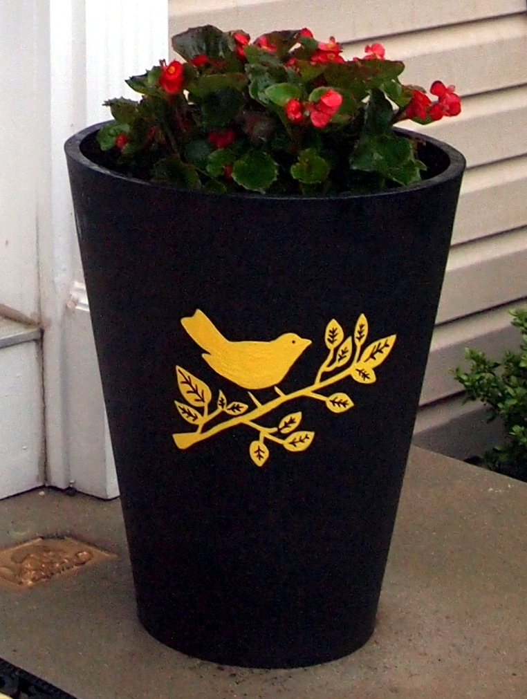 DIY Stencil An Outdoor Planter