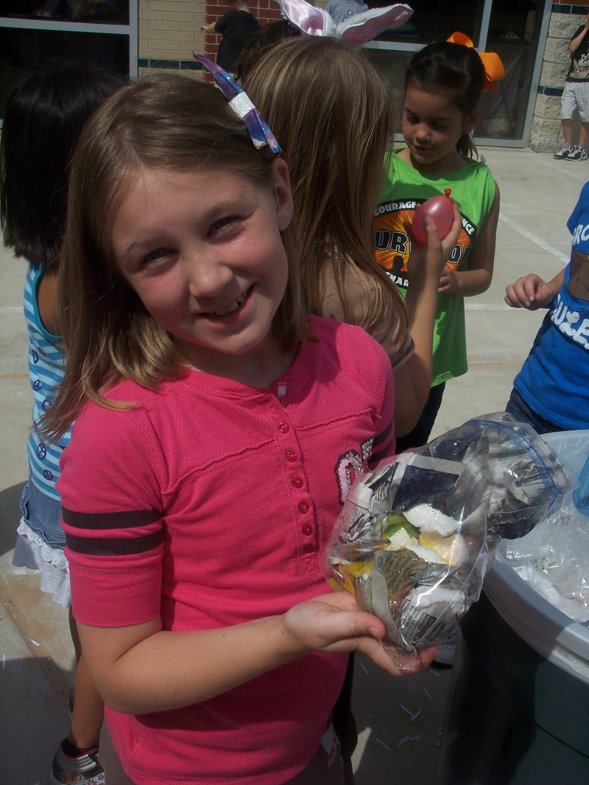 Mrs. Shaw's 2nd Grade Class : Humpty Dumpty Egg Drop Experiment!