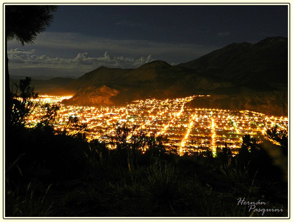 Esquel iluminado