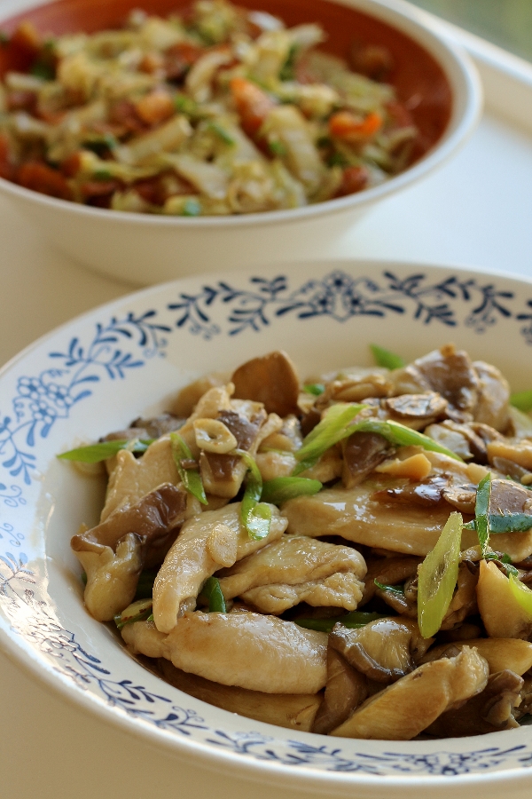 Mission Food StirFried Oyster Mushrooms with Chicken