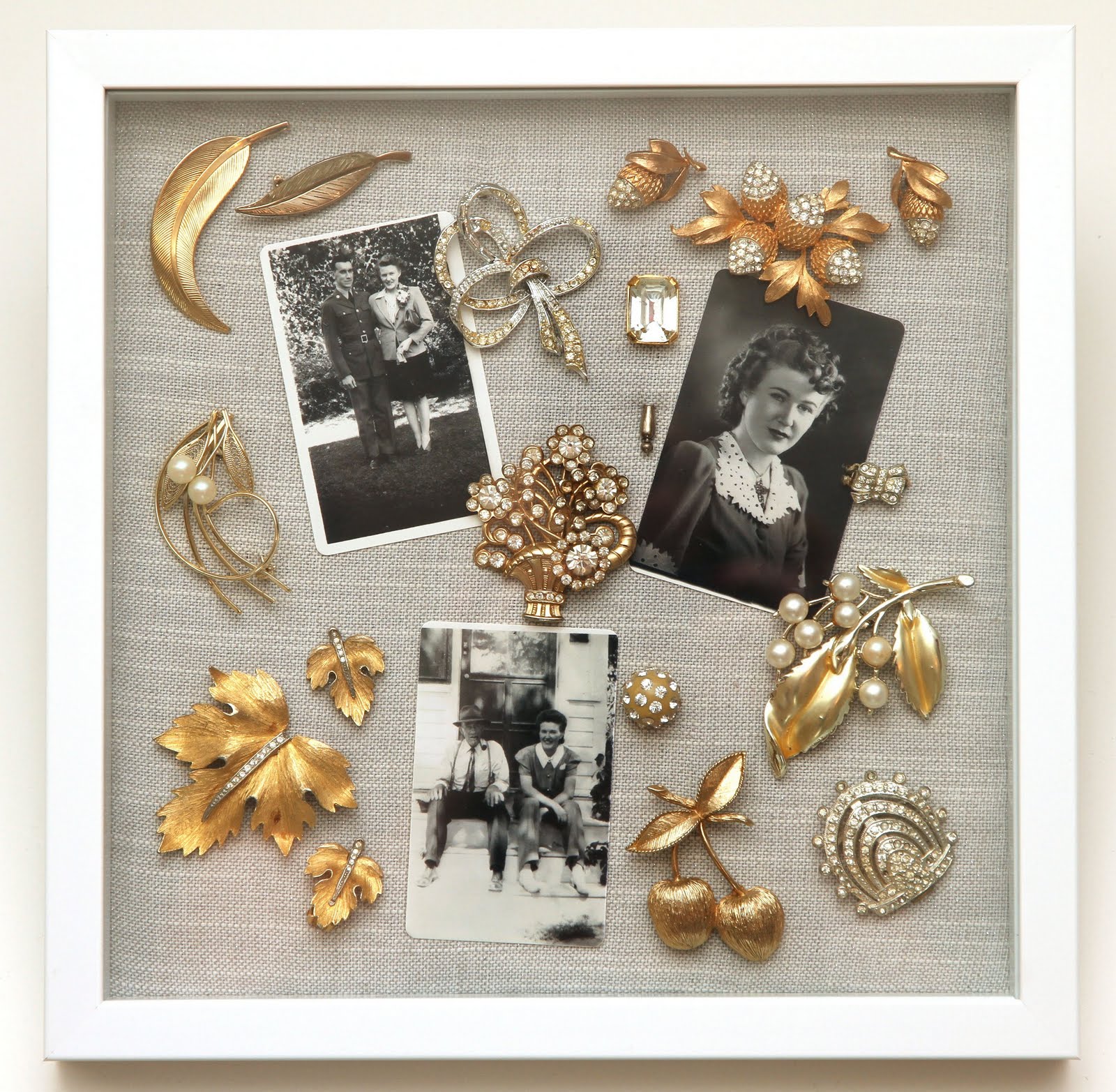 Brooch Display Jewelry shadow box, Vintage jewelry crafts, Brooch display