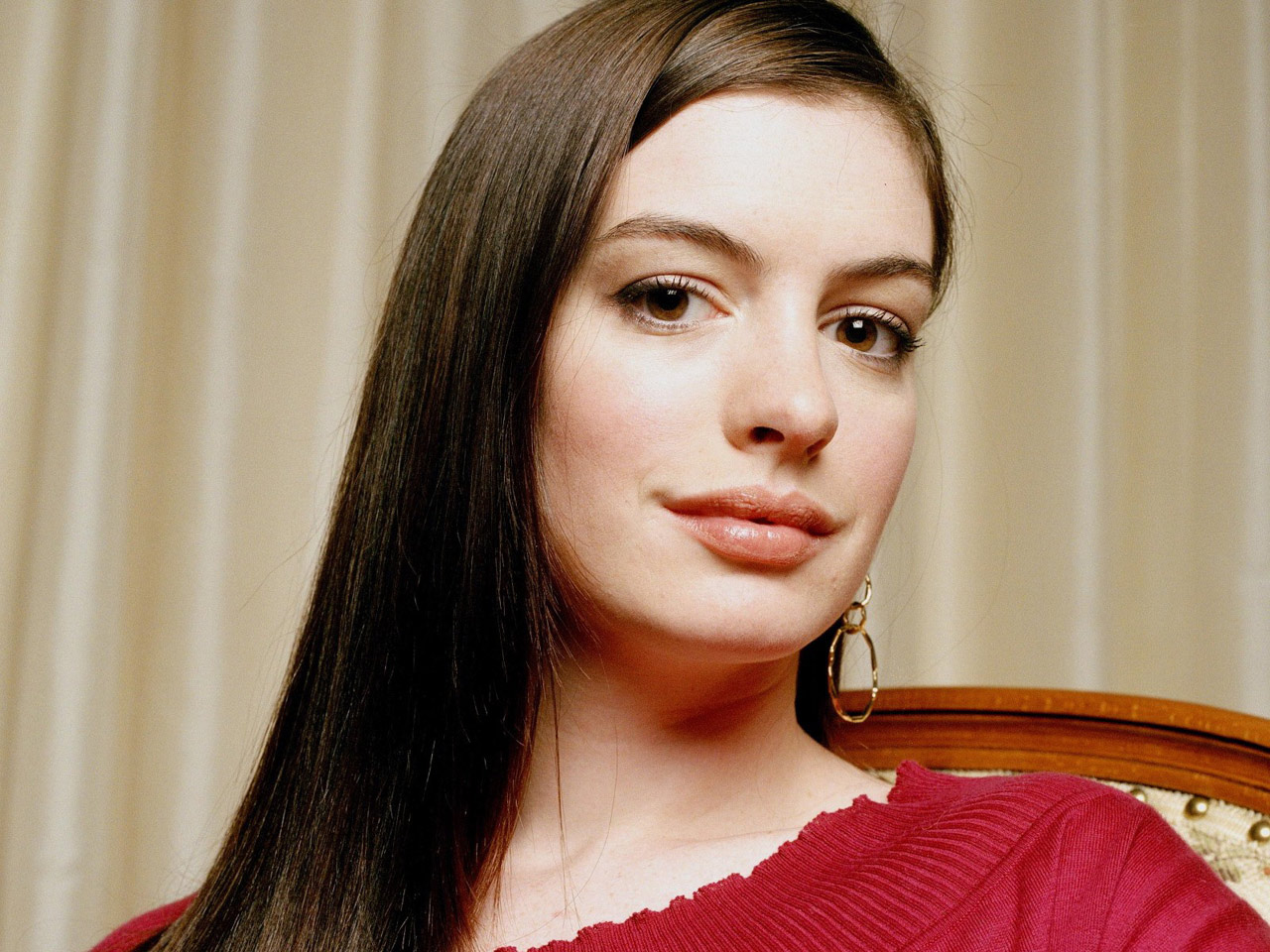 Anne Hathaway Wallpapers