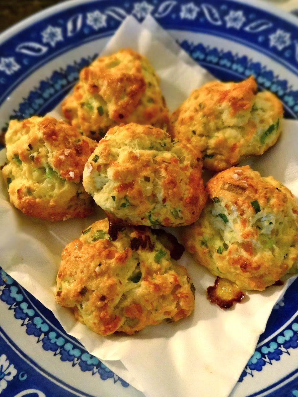 Scrumpdillyicious Savoury Gruyère & Green Onion Drop Scones