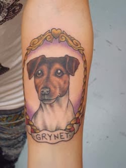 tatuagem em homenagem ao cachorro