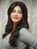 Shruti Haasan Gorgeous Photos at Yevadu Success Meet-cover-photo