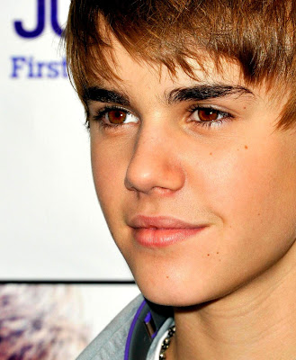 justin bieber heart 2011. Justin Bieber broke the heart