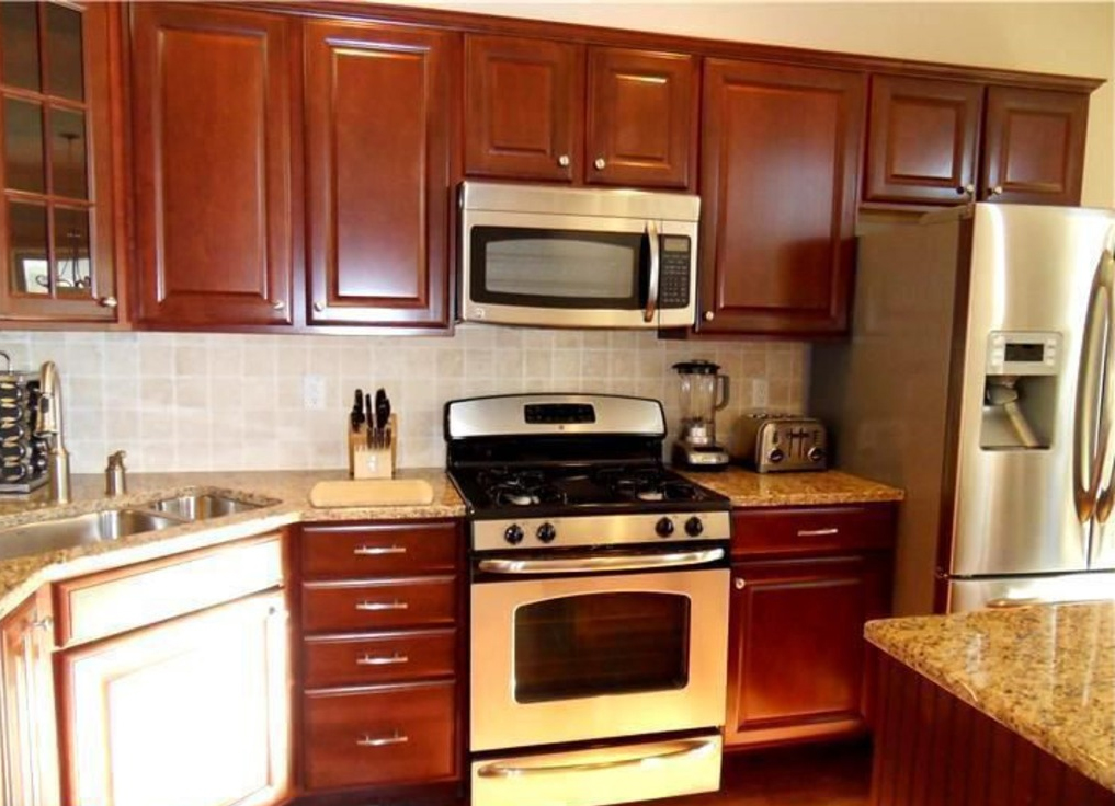 Olive Lane: Workin' With What You Got: Kitchen Cabinets