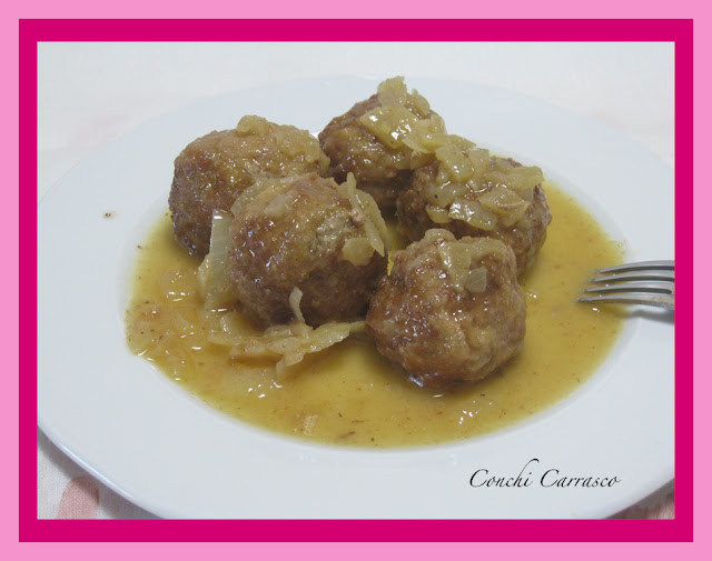 Albondigas Con Salsa De Cebolla
