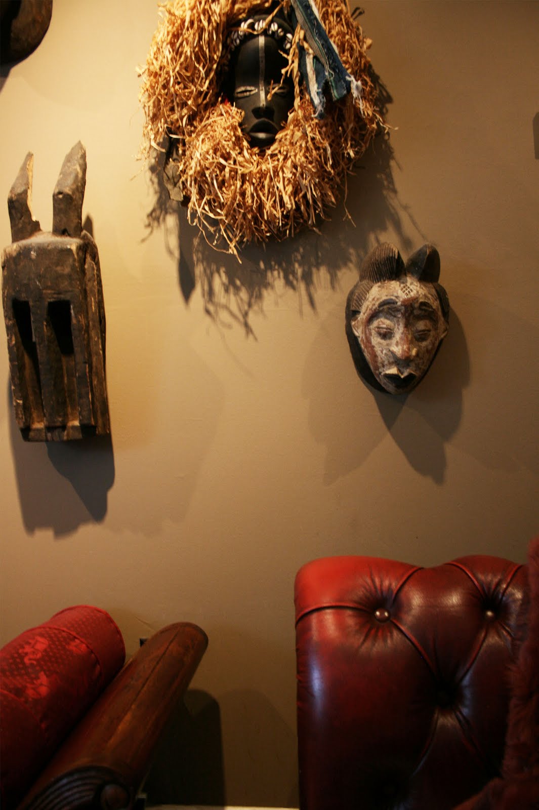 apartmentf15 decorating with african masks