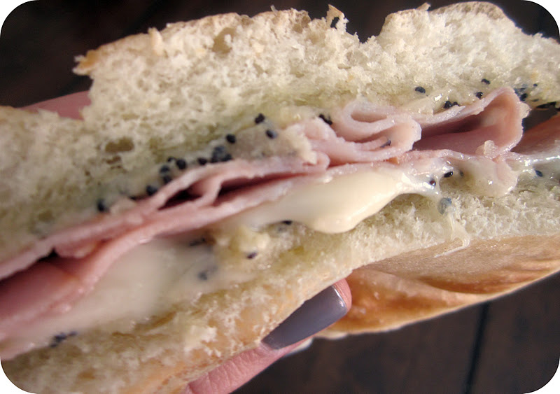 Ham & Swiss Poppyseed Sandwich Sliders Recipe/Six Sisters' Stuff Six