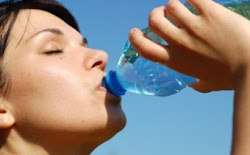 Beber água só traz benefícios à sua saúde!