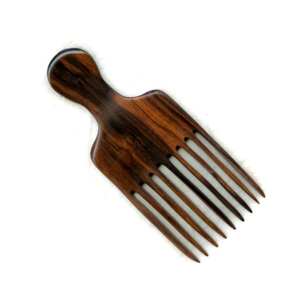 The Bloomin' Couch Different combs and brushes and how to use them
