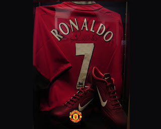Ronaldo Manchester United Signed Uniform and Nike Shoes HD Wallpaper