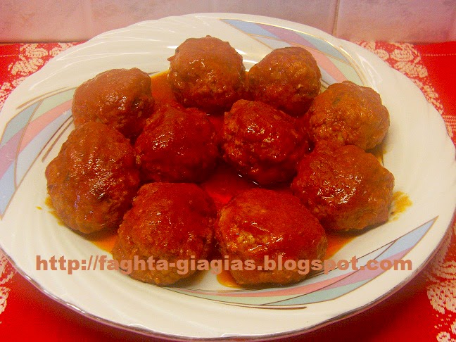 Τα φαγητά της γιαγιάς - Κεφτεδάκια κοκκινιστά Τα φαγητά της γιαγιάς - Κεφτεδάκια κοκκινιστά