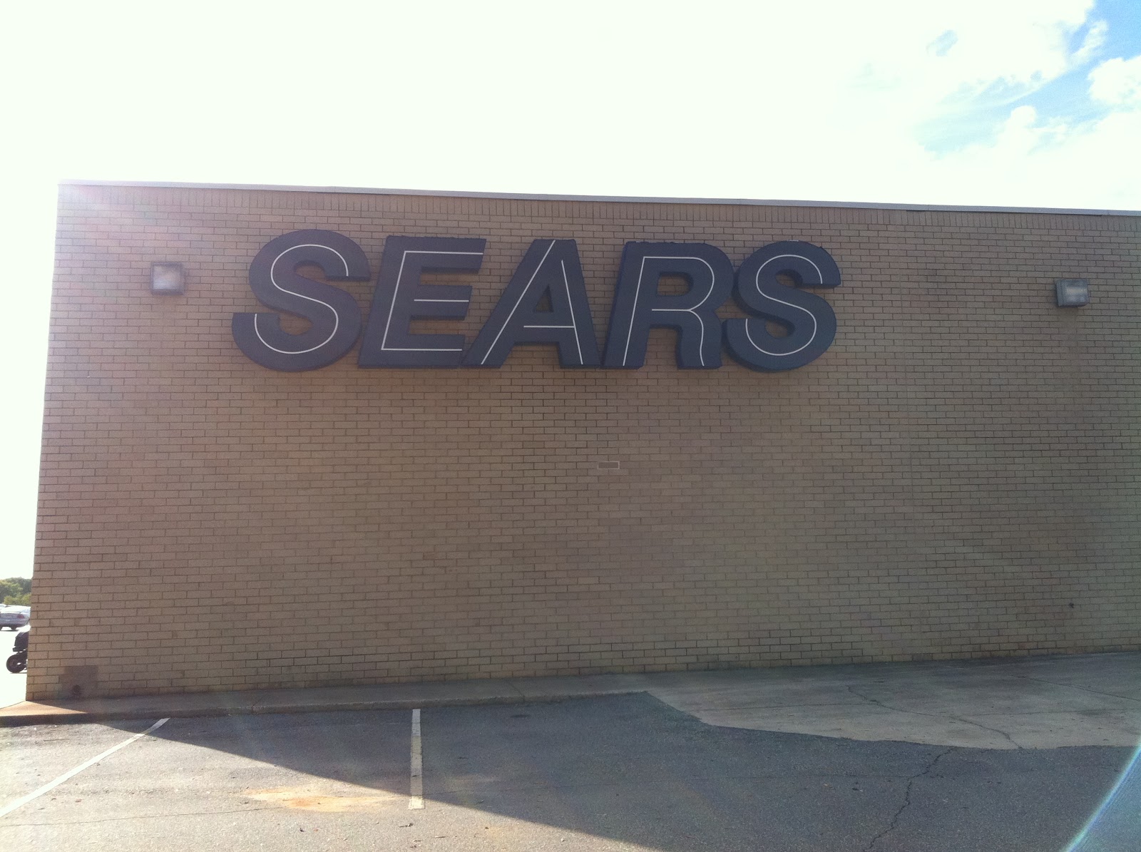 Dead and Dying retail Former Sears store in Statesville, North Carolina