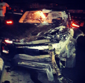 a Singer Oritsefemi Crashes His New Range Rover Evogue