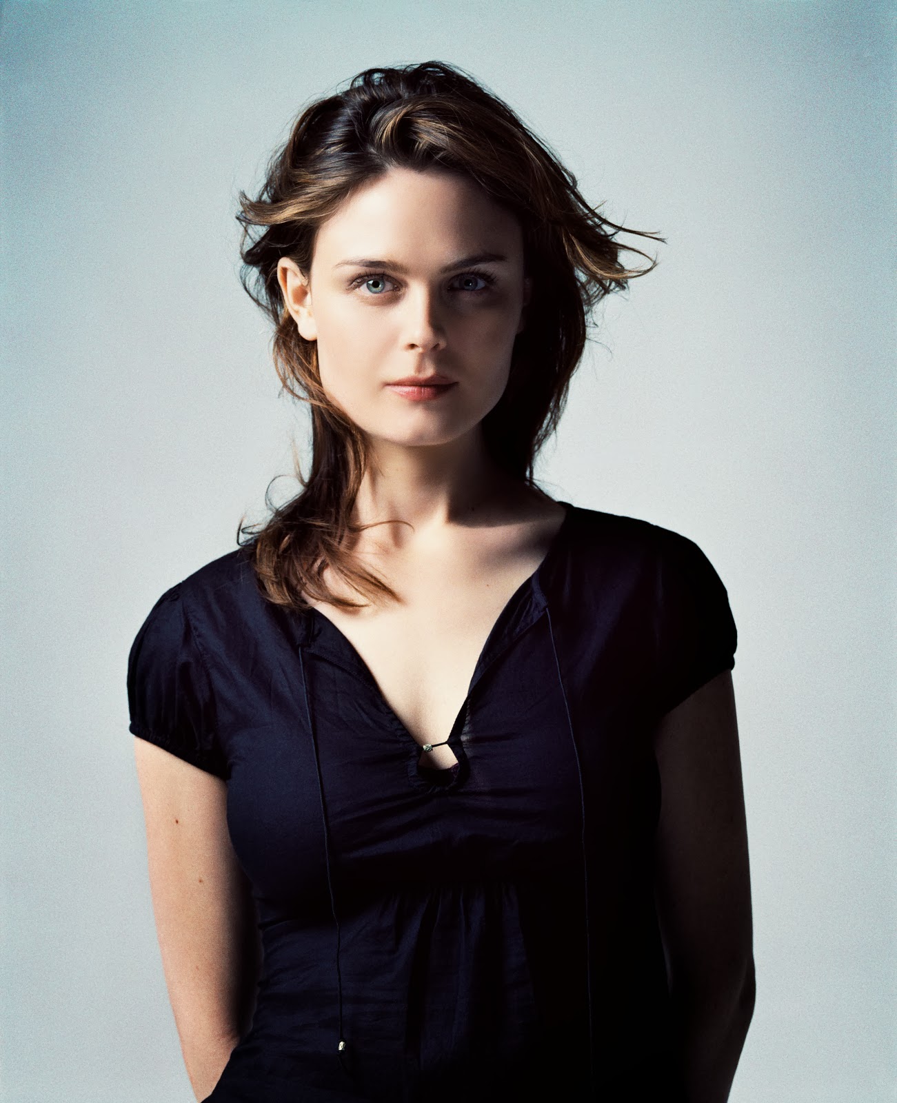 Emily deschanel and husband on bones Emily deschanel and husband on bones