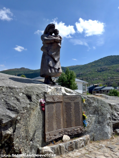 Monumento memorial a los desaparecidos de la catástrofe de Ribadelago