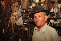 http://2.bp.blogspot.com/-I3K-V40D0iE/TcptxFWJxaI/AAAAAAAAEeA/S5Df40EakSY/s400/Seu_Lunga.jpg