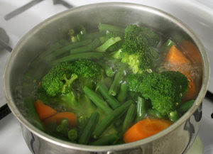 vegetables boiling cooking pot water methods examples food preservation broccoli boil cold vegetable foods saucepan carrots cook hot green beans