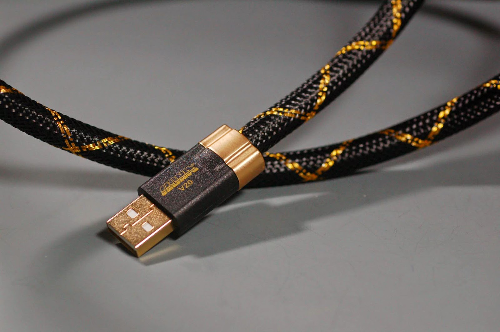 Mono and Stereo HighEnd Audio Magazine Century Audio V20 Hiend USB