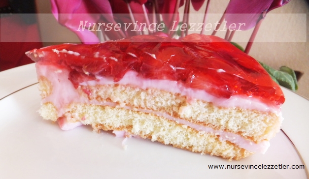 Çilekli Kedi Dili Bisküvili Kolay Pasta Tarifi Yemek Tarifleri