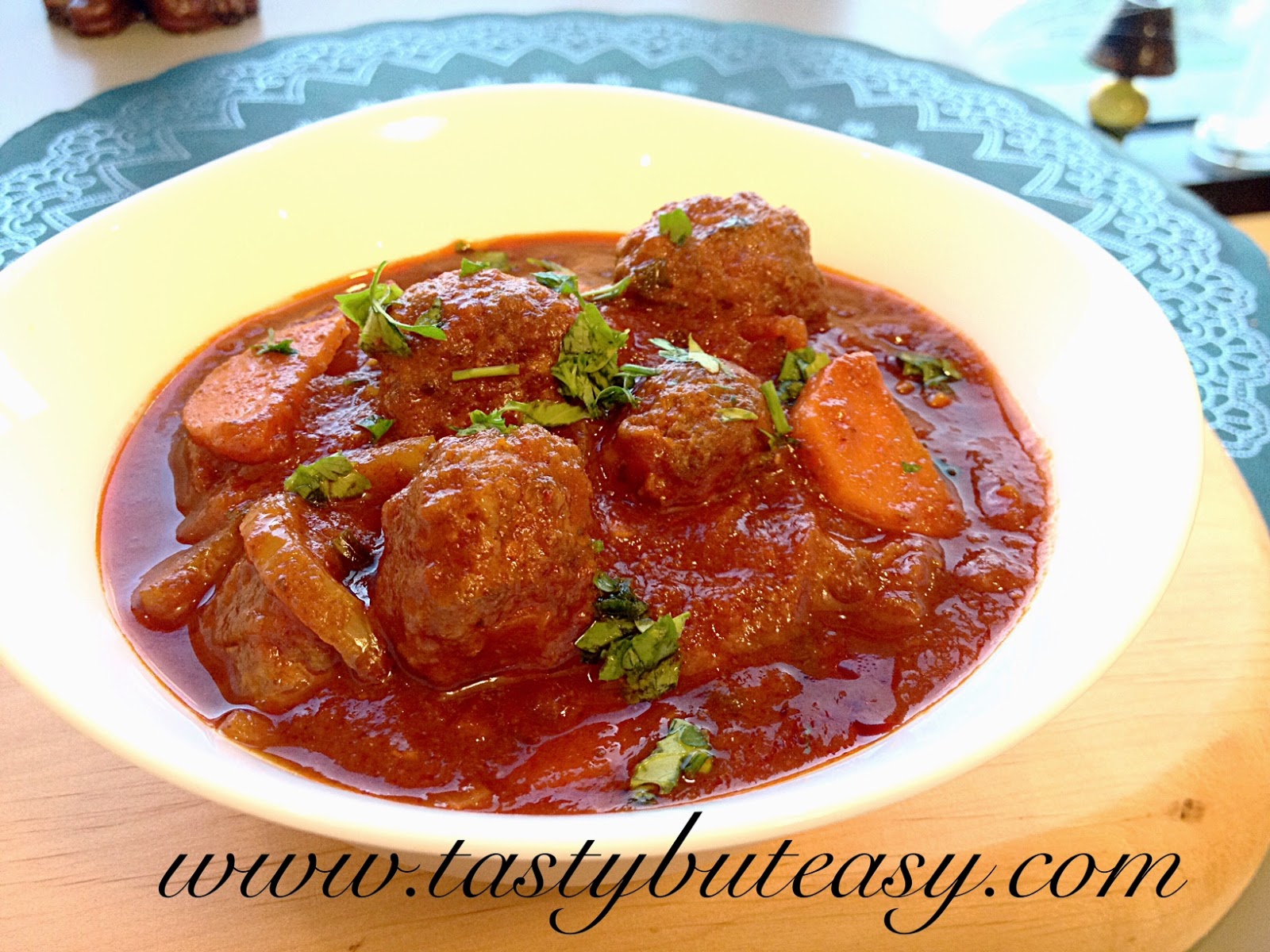 Arabic kofte or meatballs in tomato sauce (paleo) tasty but easy recipes