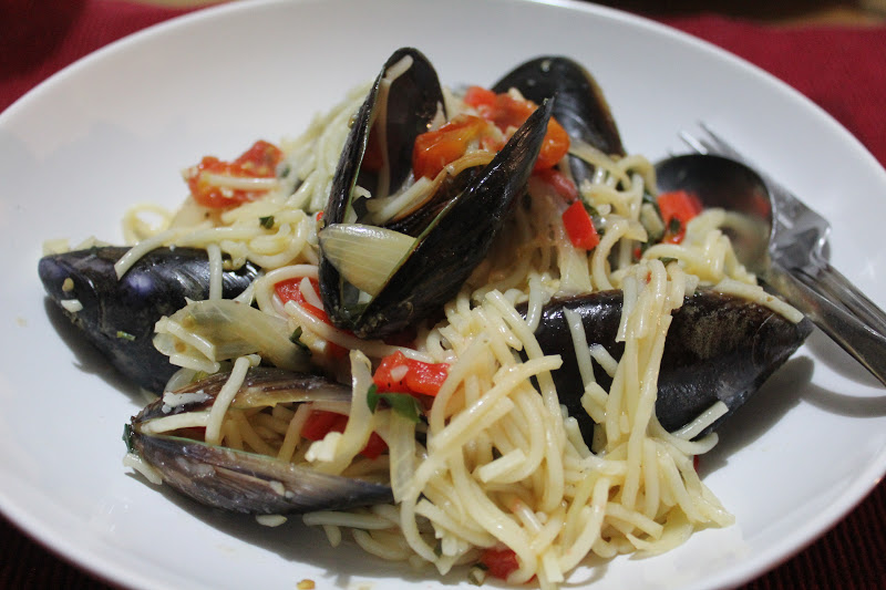 Spaghetti with Mussels, Chilli and White Wine Sauce A Dash Of Flavour