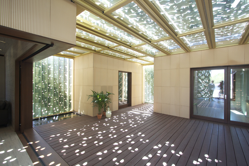 El bureau: patio 2.12 Patio décor Andaluces